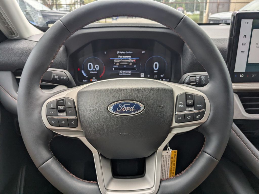 2025 Ford Explorer photo 21