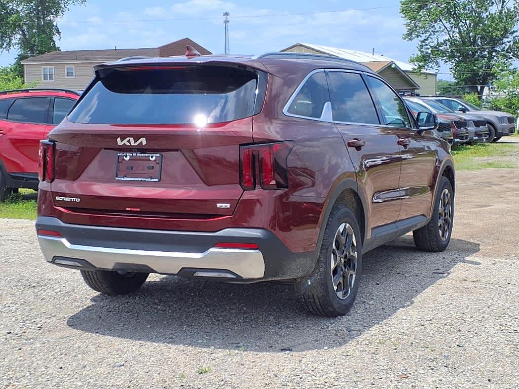 2025 Kia Sorento S photo 3