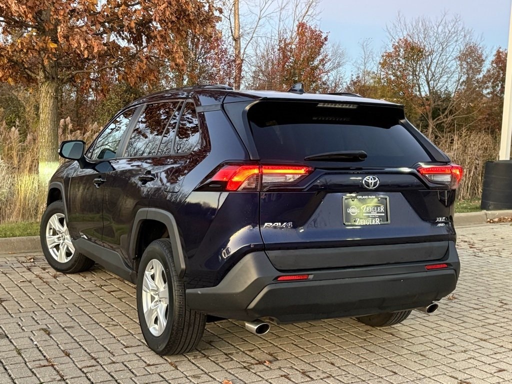 2021 Toyota RAV4 XLE photo 4
