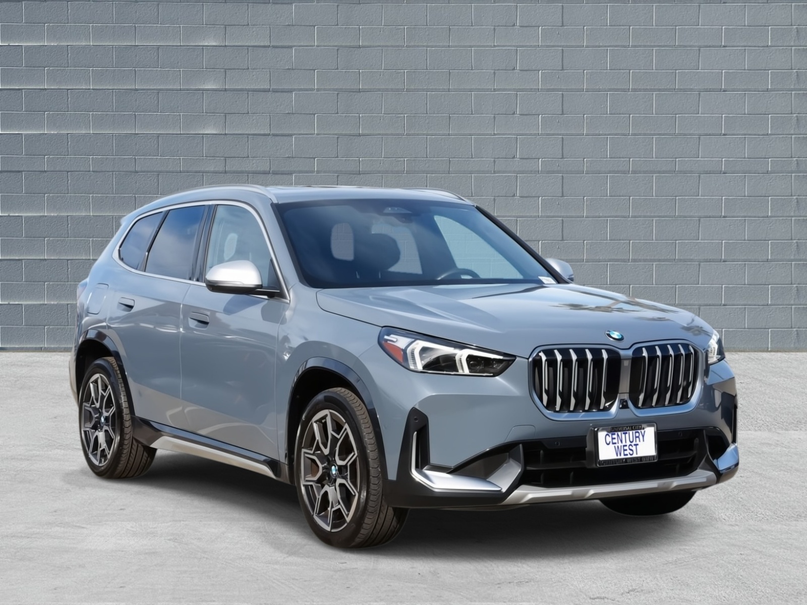 2024 BMW X1 28i's photo