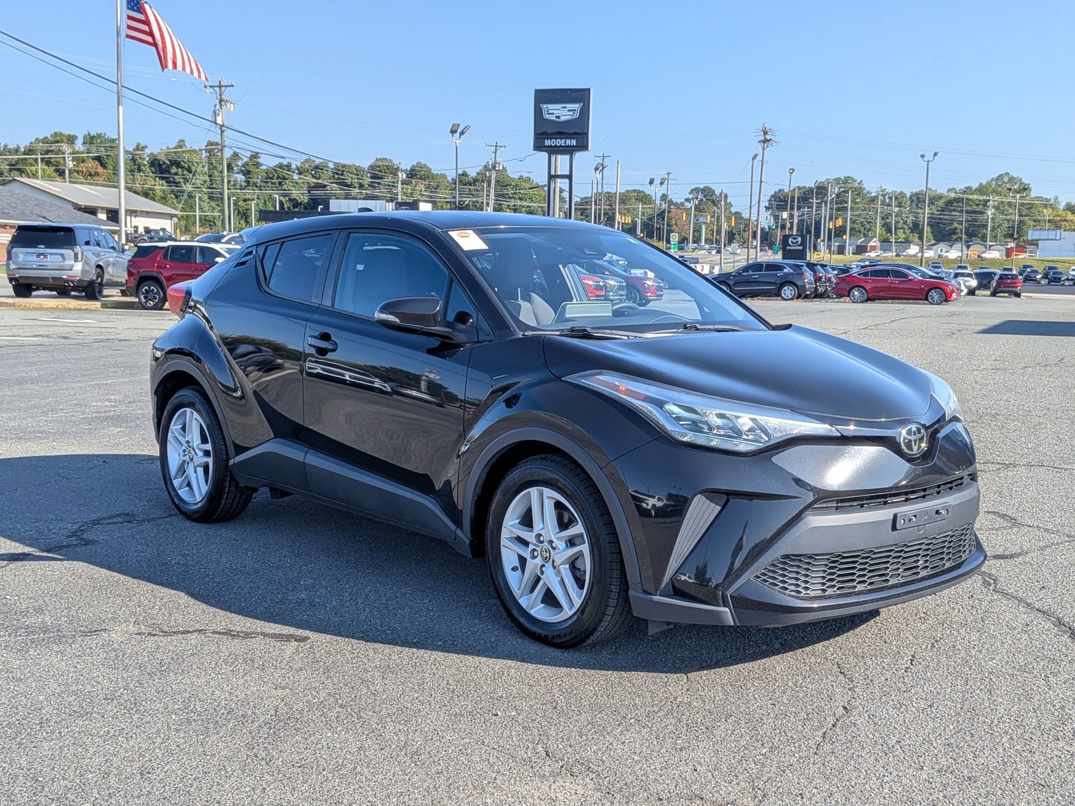 2021 Toyota C-HR LE photo 7