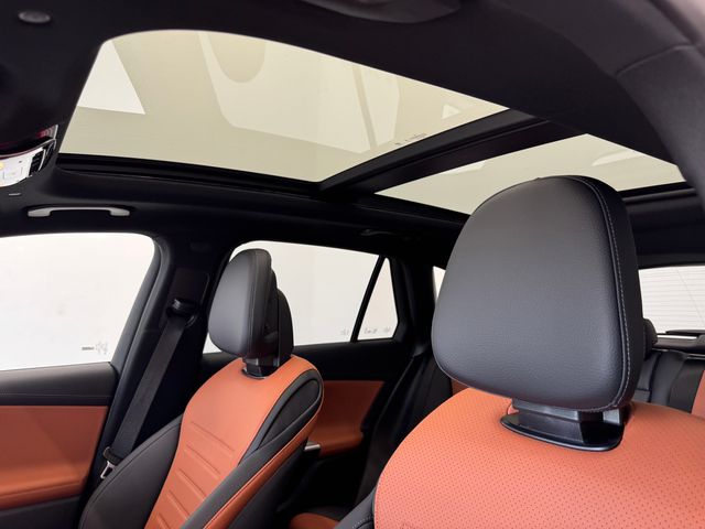 2026 Mercedes Benz GLC 350e 4MATIC photo 5
