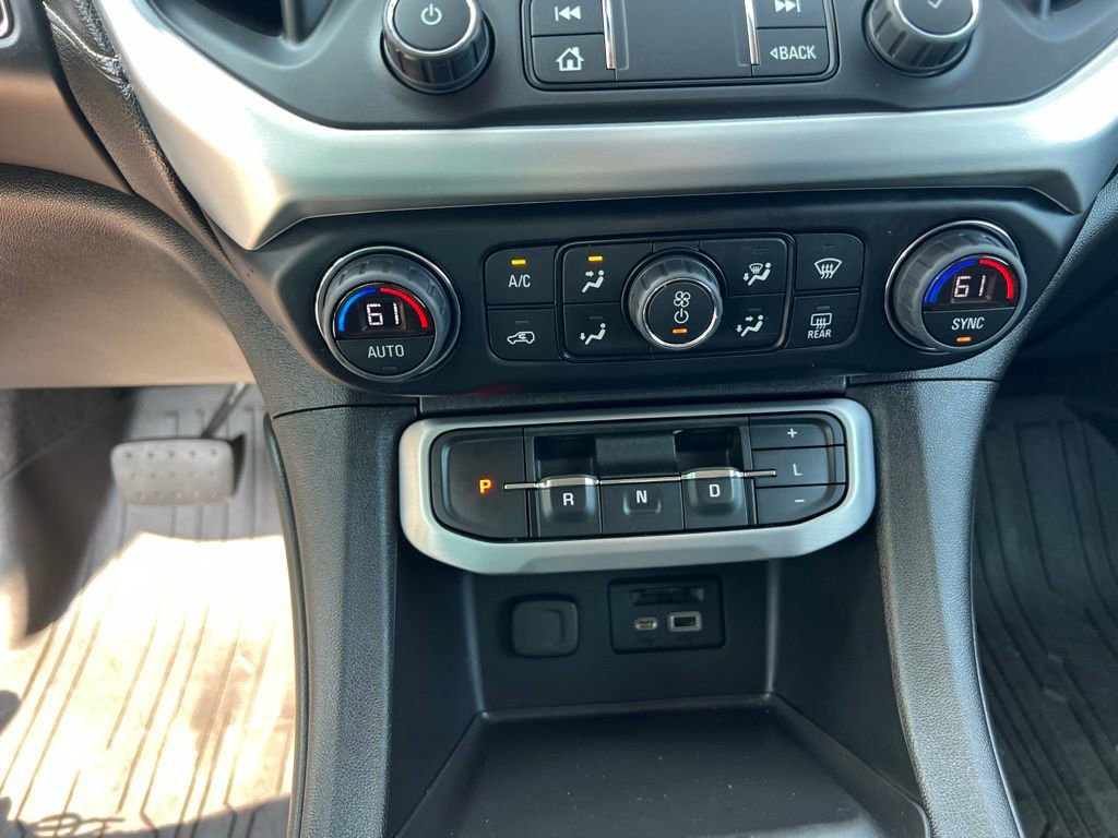 2022 Gmc Acadia SLE photo 29