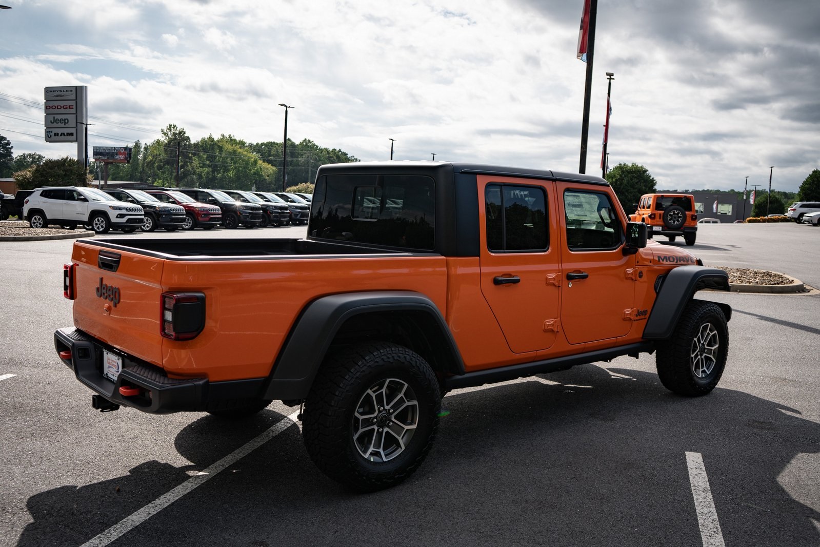2025 Jeep Gladiator Mojave photo 10