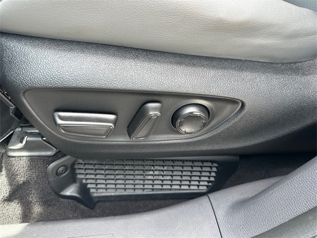2024 Toyota Sienna XLE photo 15