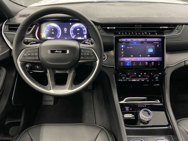 2025 Jeep Grand Cherokee Limited photo 4