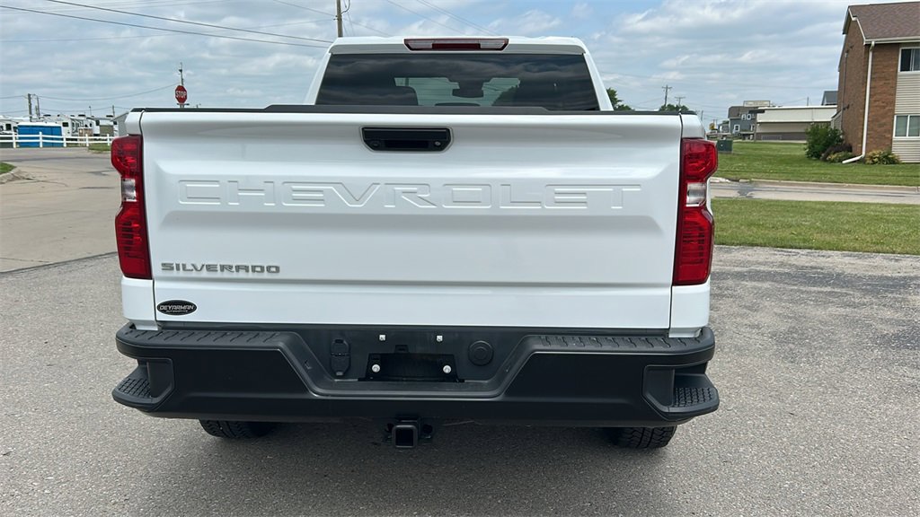 2024 Chevrolet Silverado 1500 photo 4