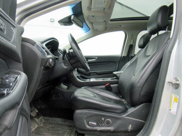 2019 Ford Edge Titanium photo 3