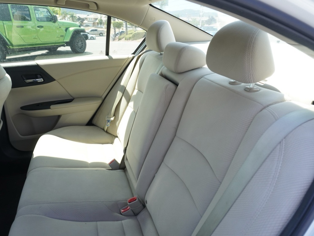 2017 Honda Accord EX photo 19