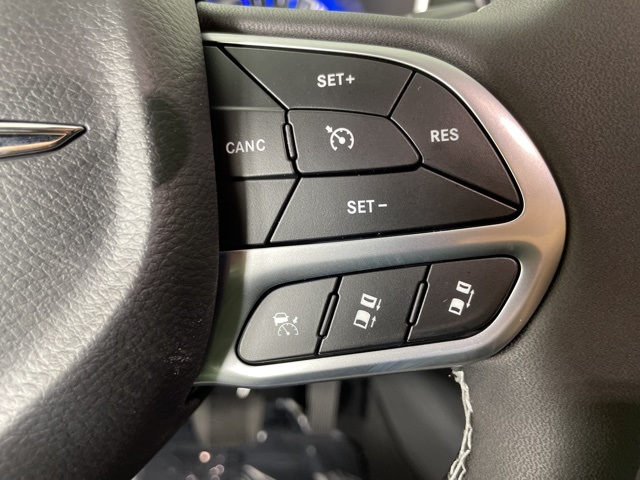 2025 Chrysler Pacifica photo 23
