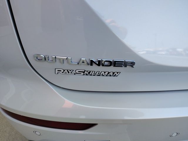 2025 Mitsubishi Outlander SE photo 30