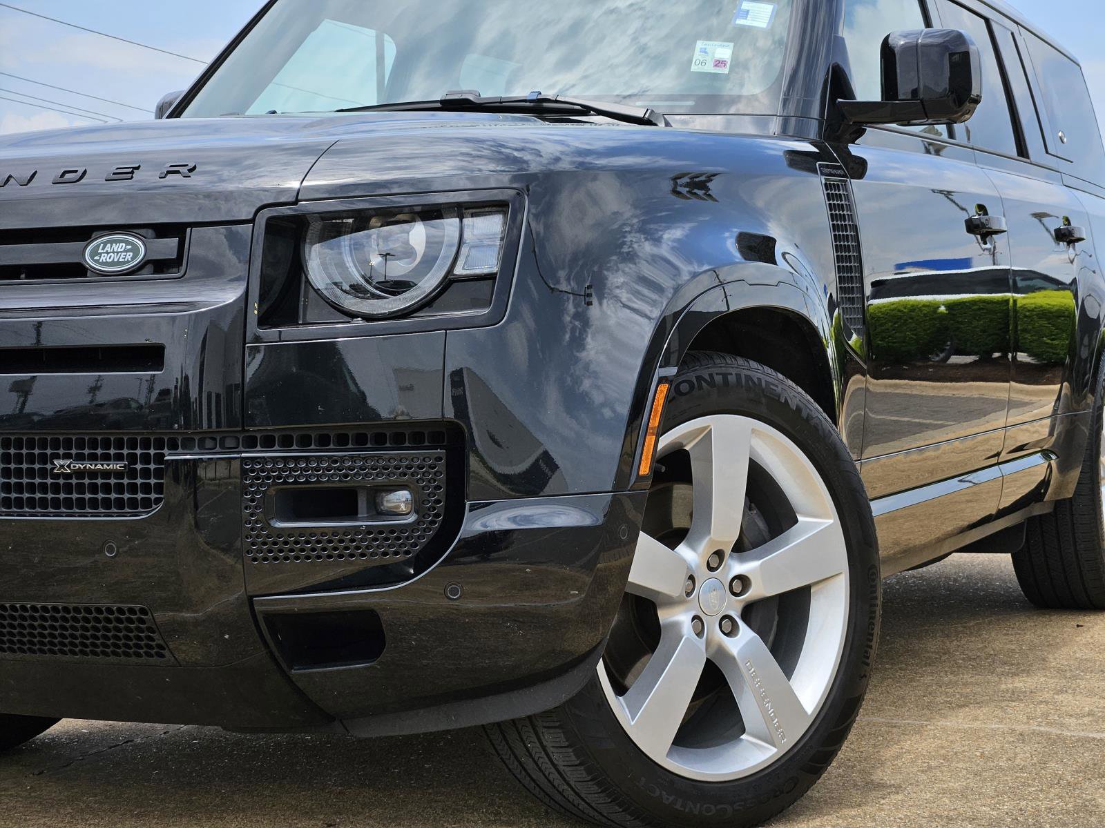 2023 Land Rover Defender X-Dynamic SE photo 7