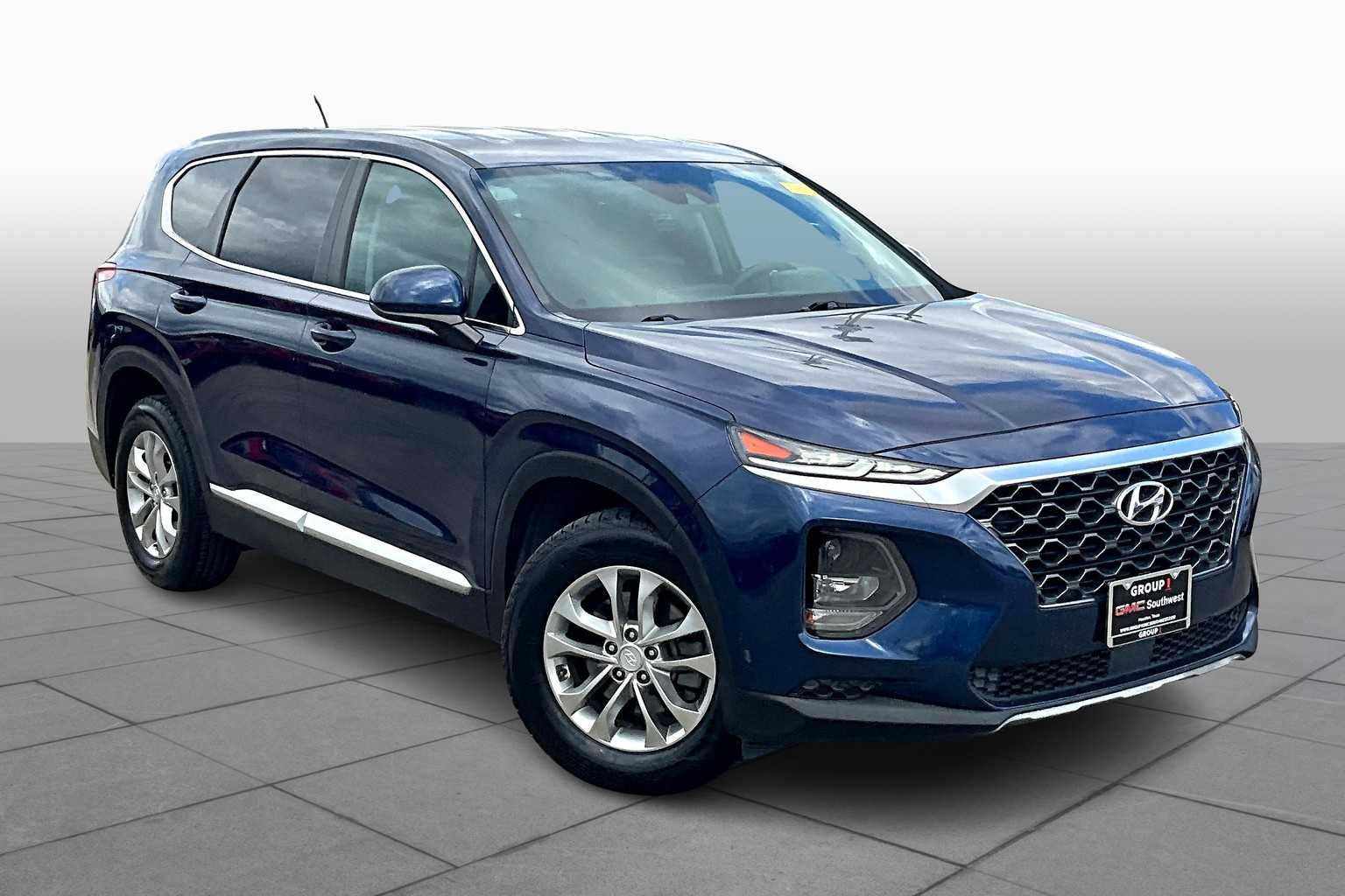 2019 Hyundai Santa Fe SE photo 2