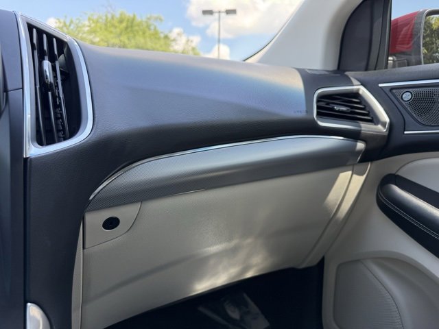 2021 Ford Edge Titanium photo 26