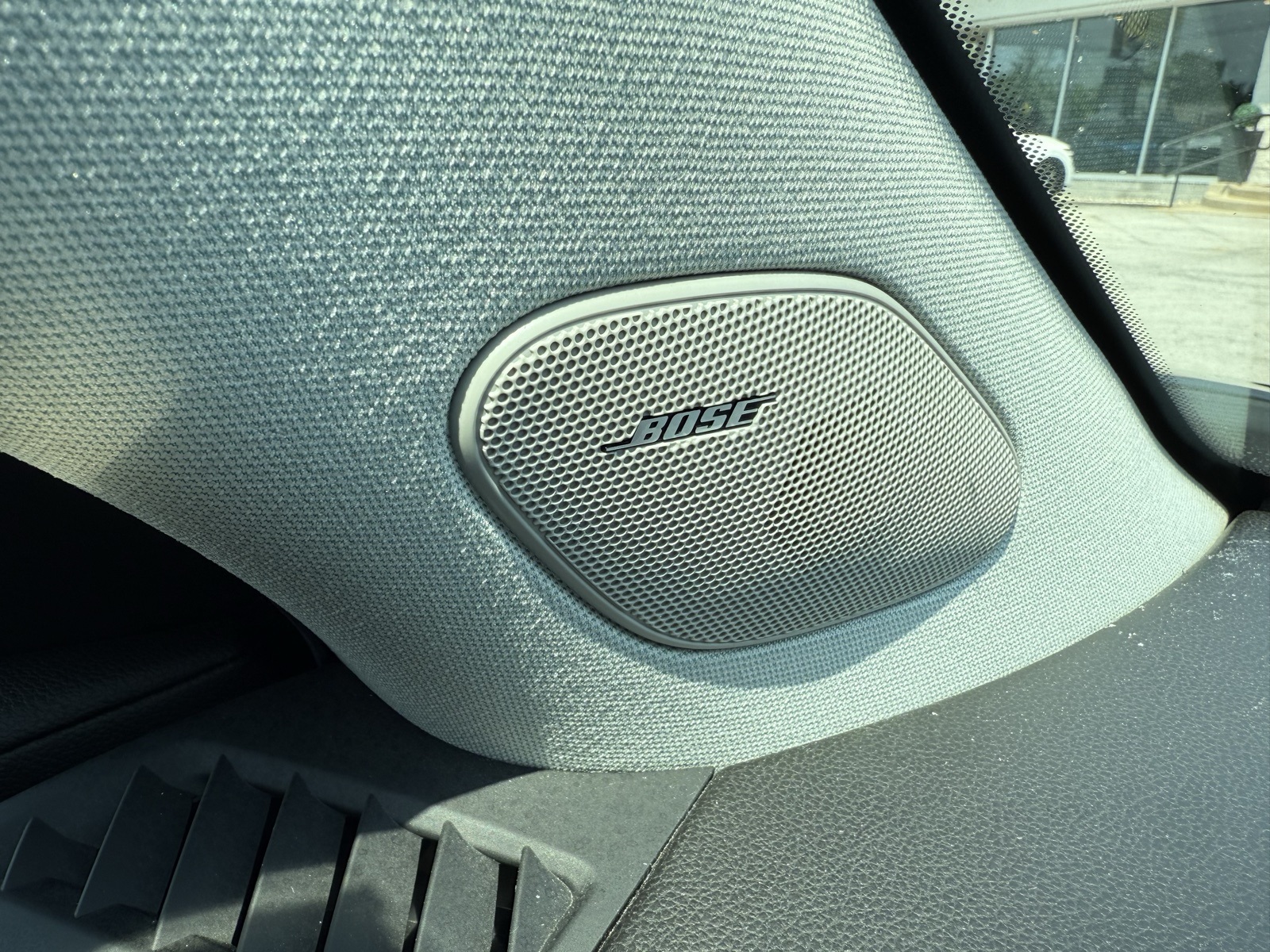 2012 Cadillac SRX Performance photo 31