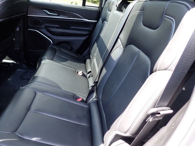 2022 Jeep Grand Cherokee Limited photo 16