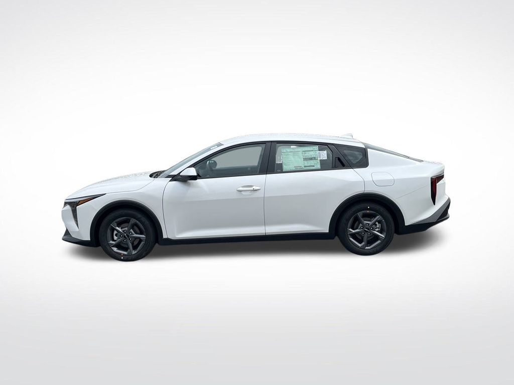 2025 Kia K4 LXS photo 2