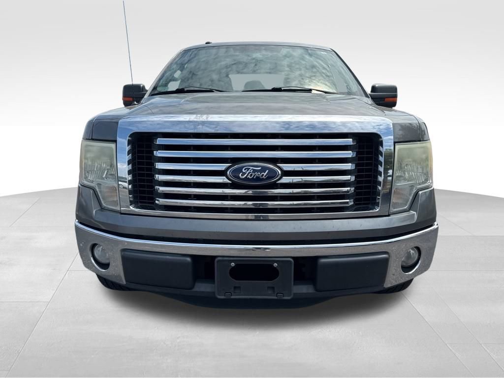 2011 Ford F-150 XLT photo 2