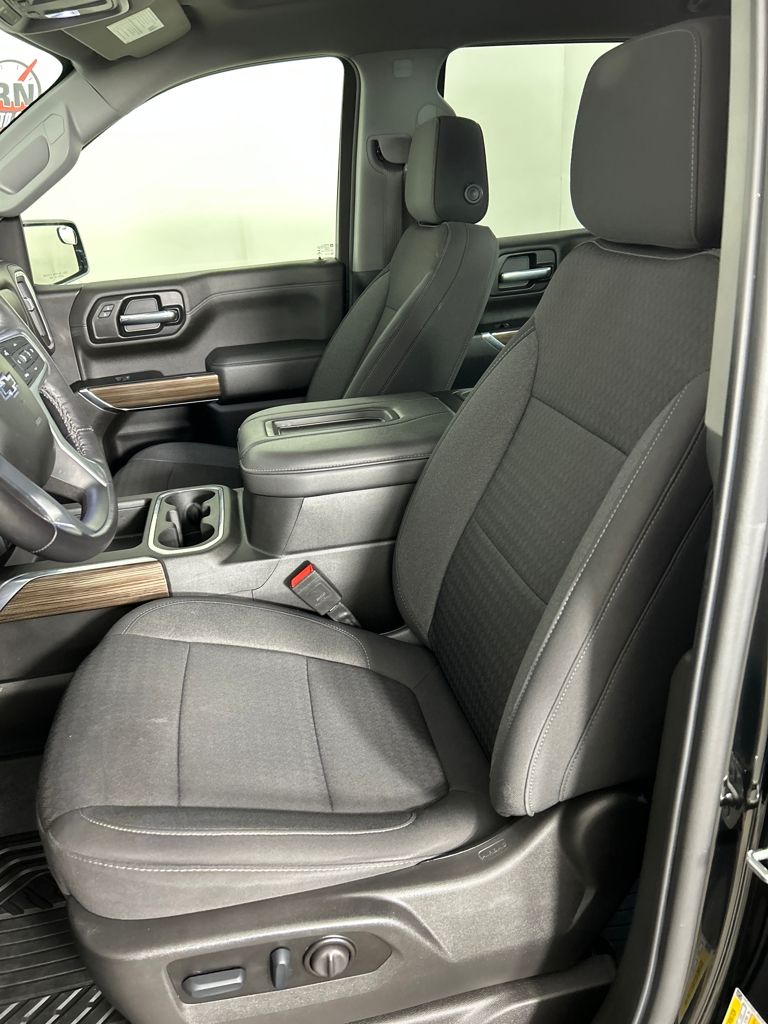 2022 Chevrolet Silverado 1500 RST photo 4