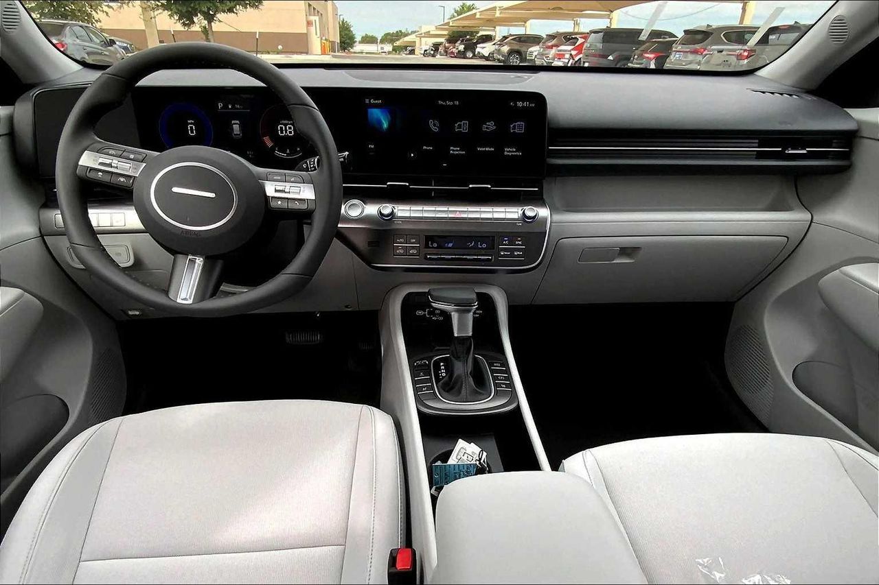 2026 Hyundai Kona SEL photo 4