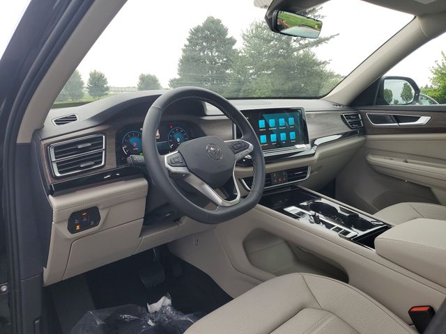 2025 Volkswagen Atlas SEL photo 22