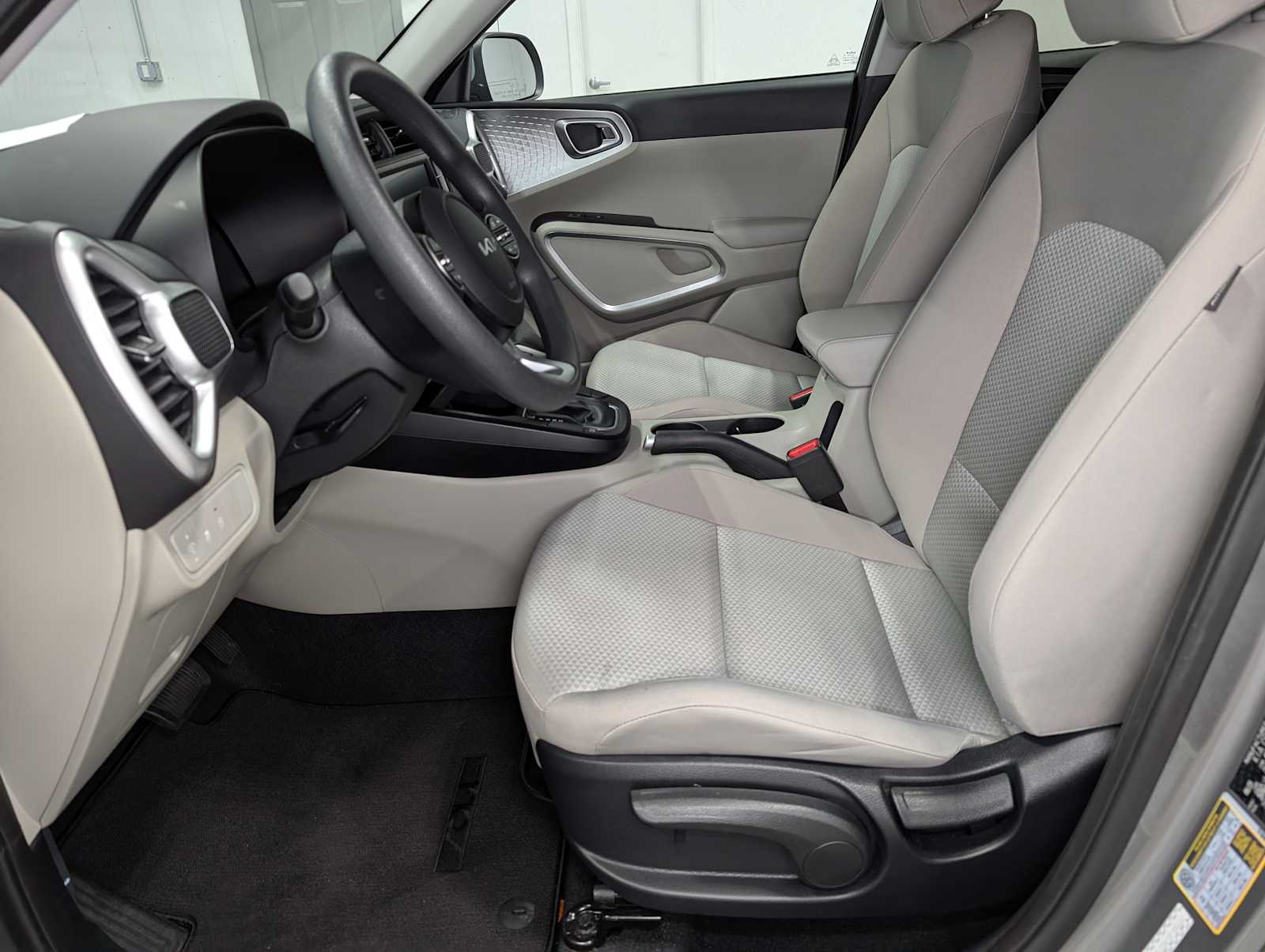 2023 Kia Soul LX S photo 3