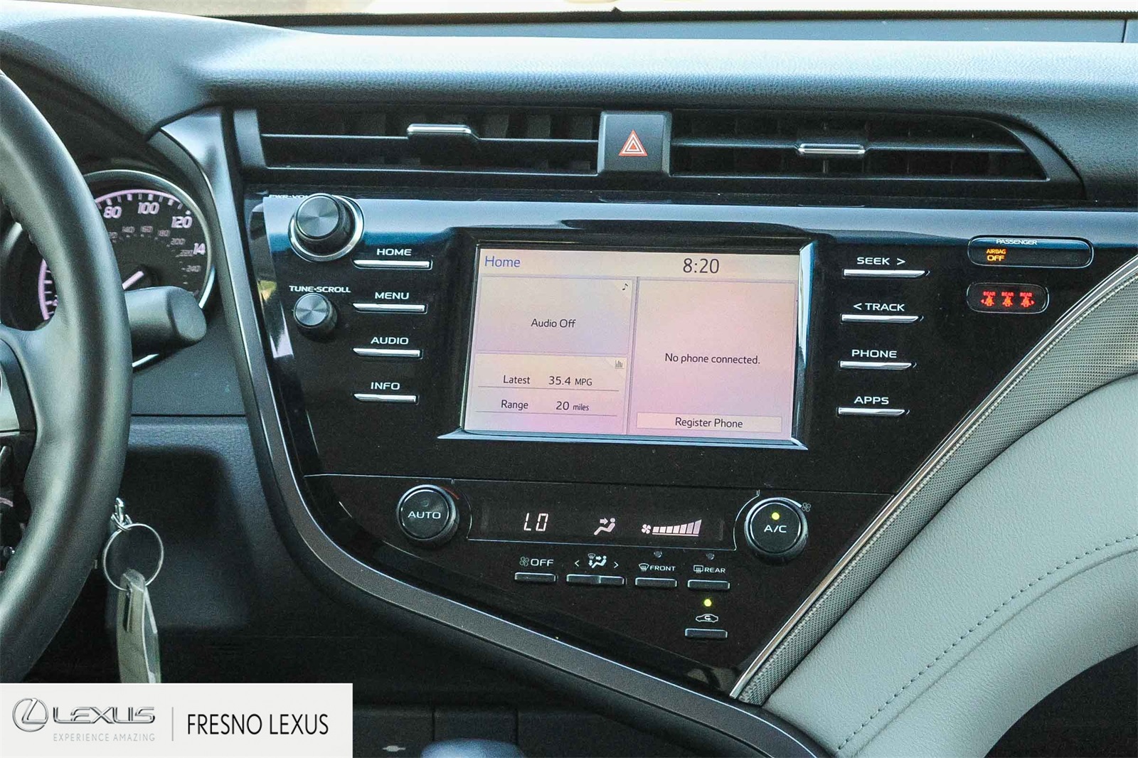2018 Toyota Camry SE photo 15