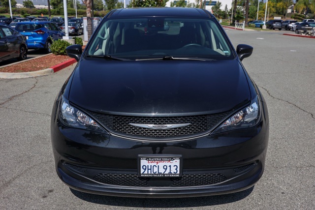 2023 Chrysler Voyager LX photo 8