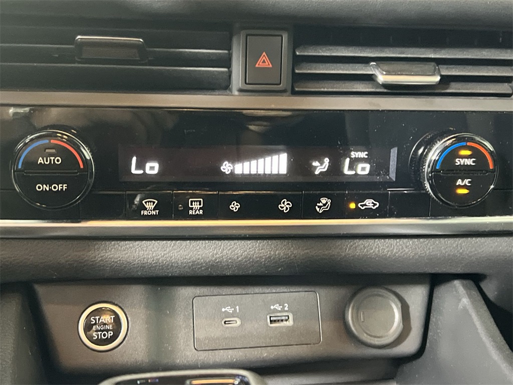 2023 Nissan Rogue SV photo 12