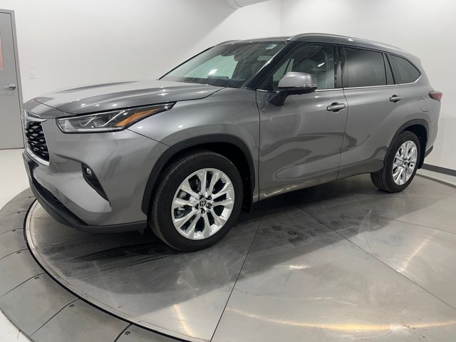 2025 Toyota Highlander Limited's photo