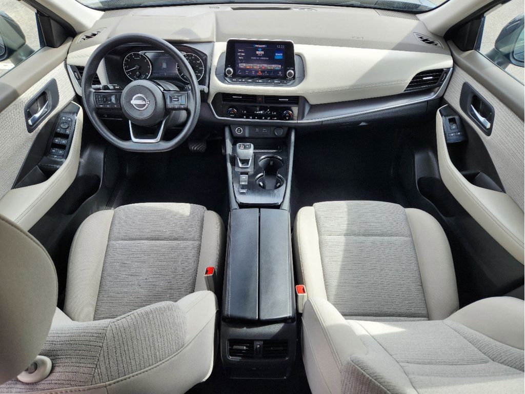 2023 Nissan Rogue SV photo 8
