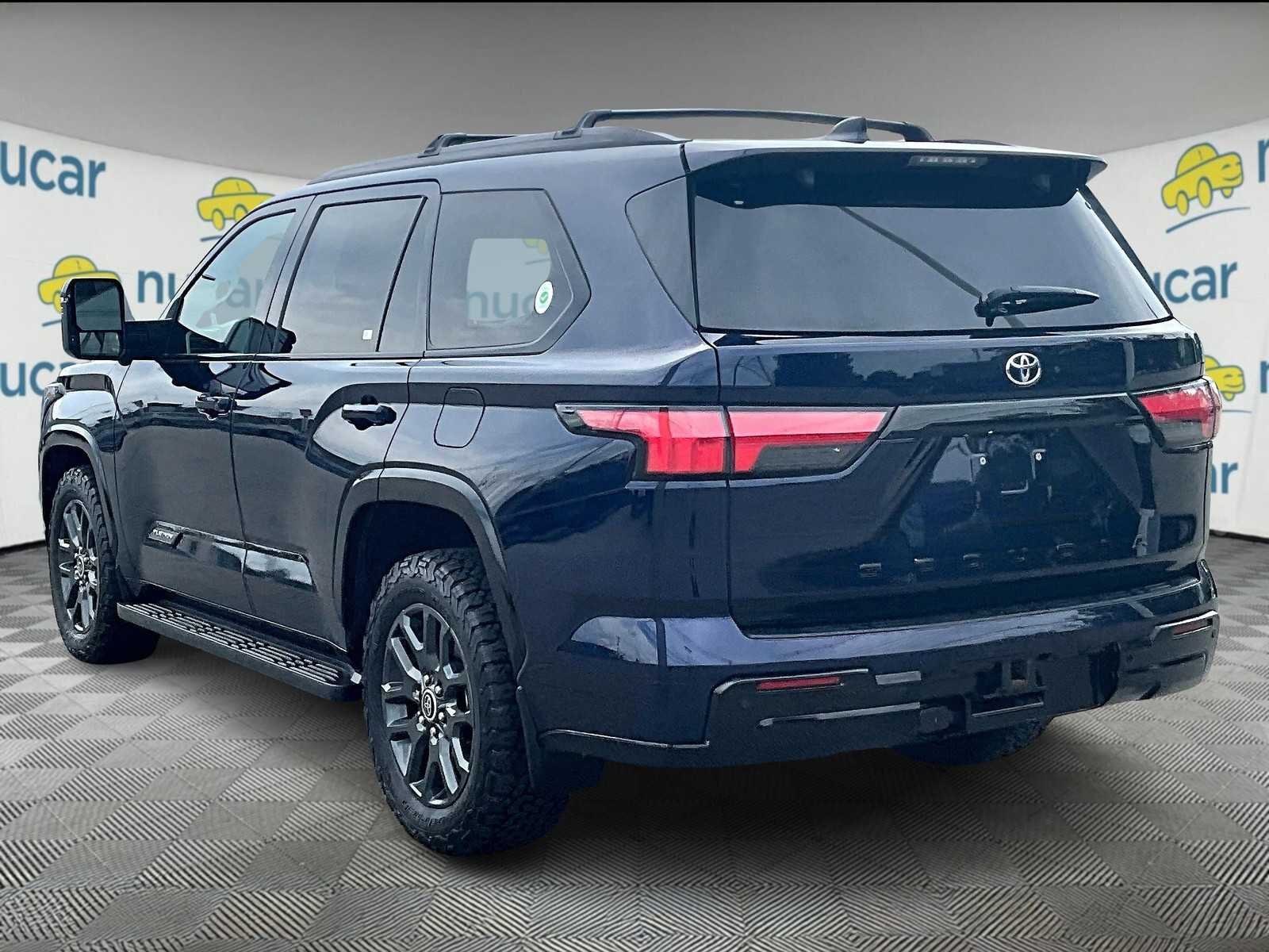 2023 Toyota Sequoia Platinum photo 4