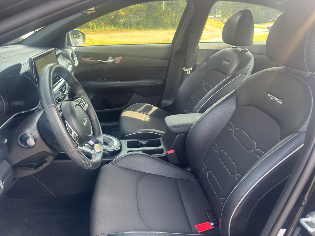 2023 Kia Forte GT-Line photo 8