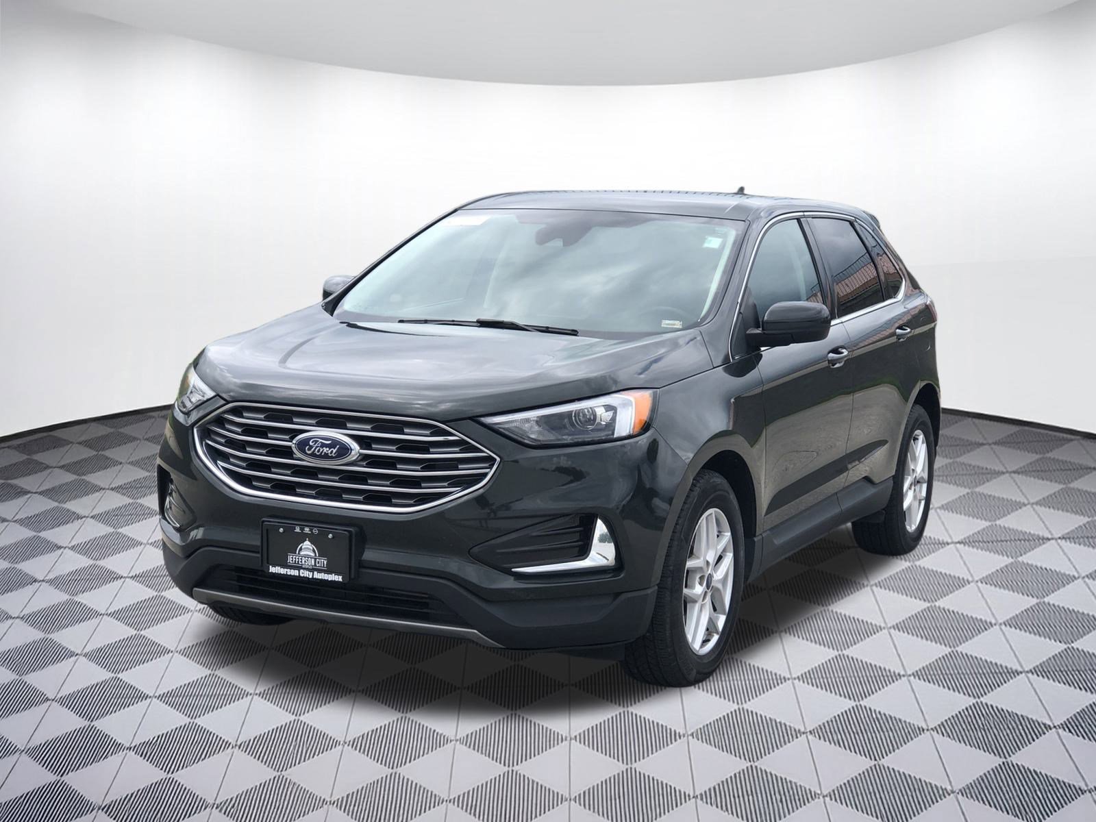 2022 Ford Edge SEL photo 3