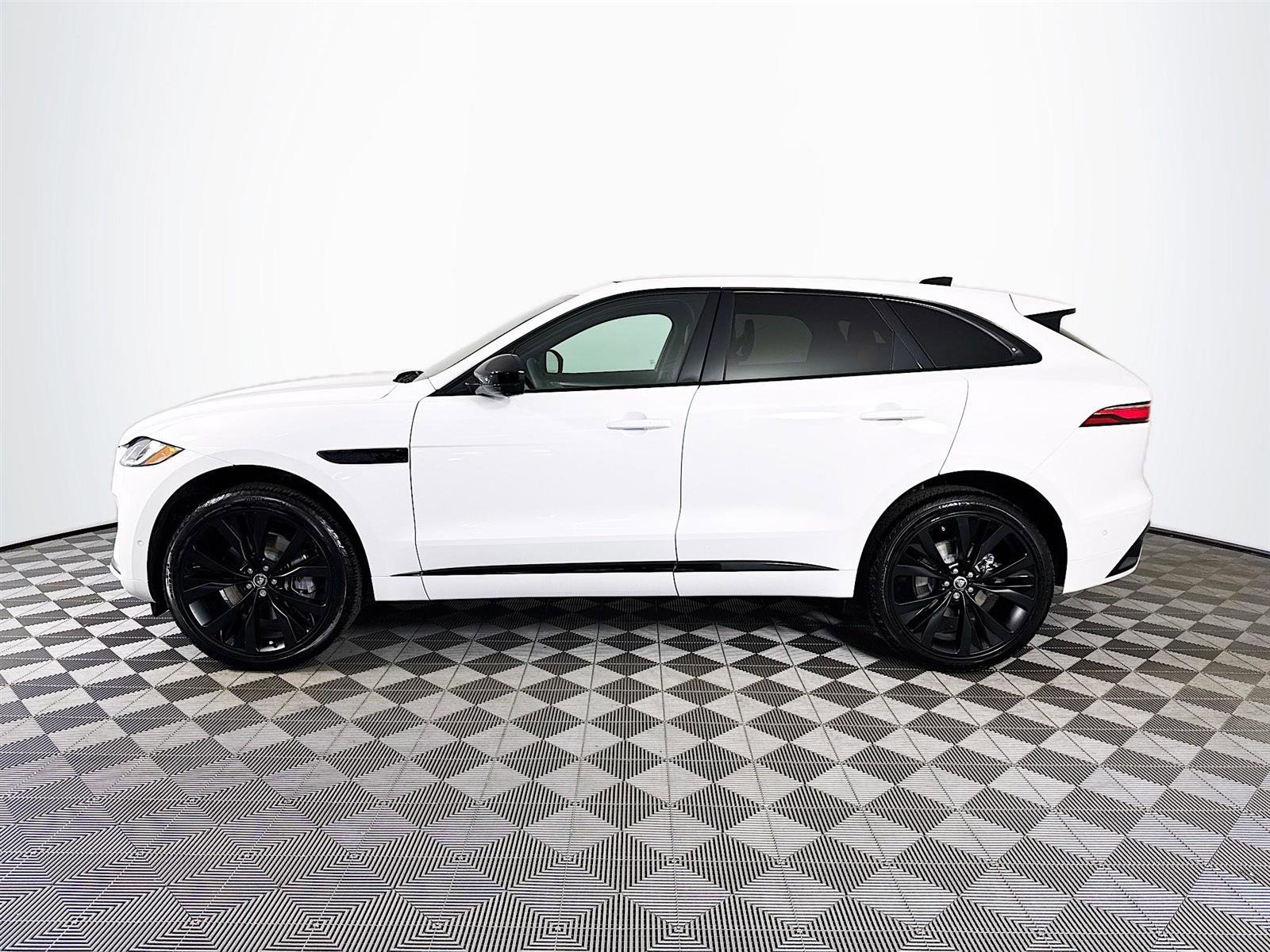 2026 Jaguar F-PACE P250 R-Dynamic S photo 8