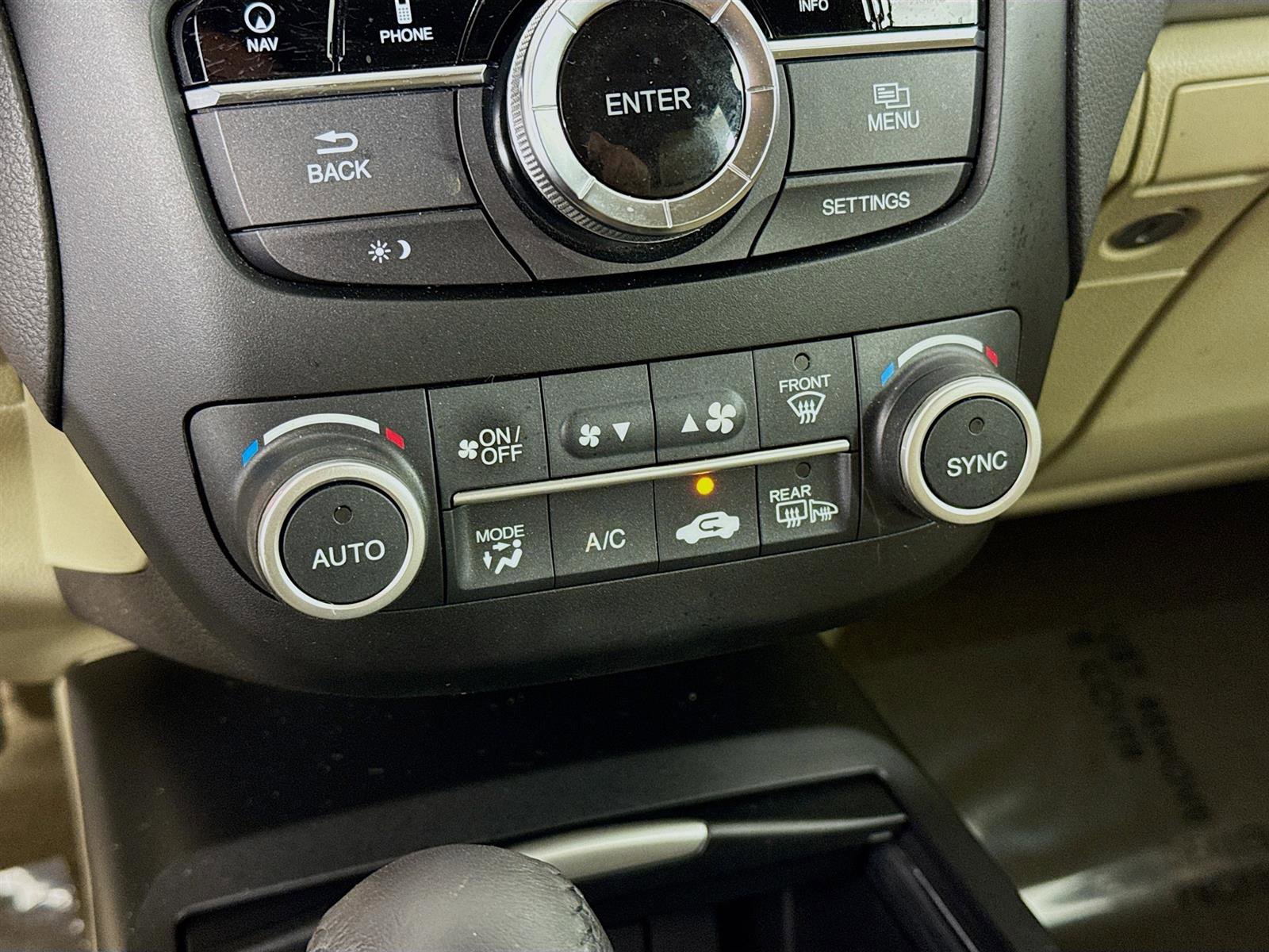 2016 Acura RDX Advance photo 18