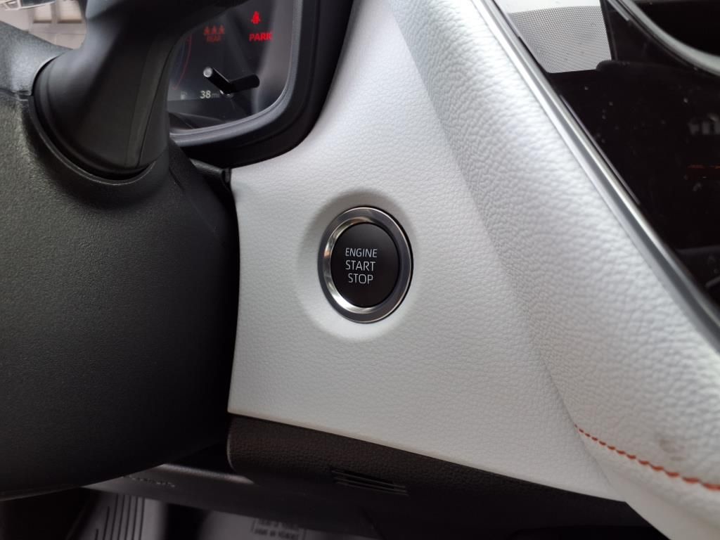 2025 Toyota Corolla SE photo 10