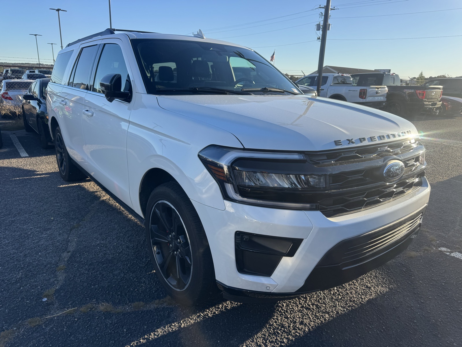 2024 Ford Expedition Limited's photo