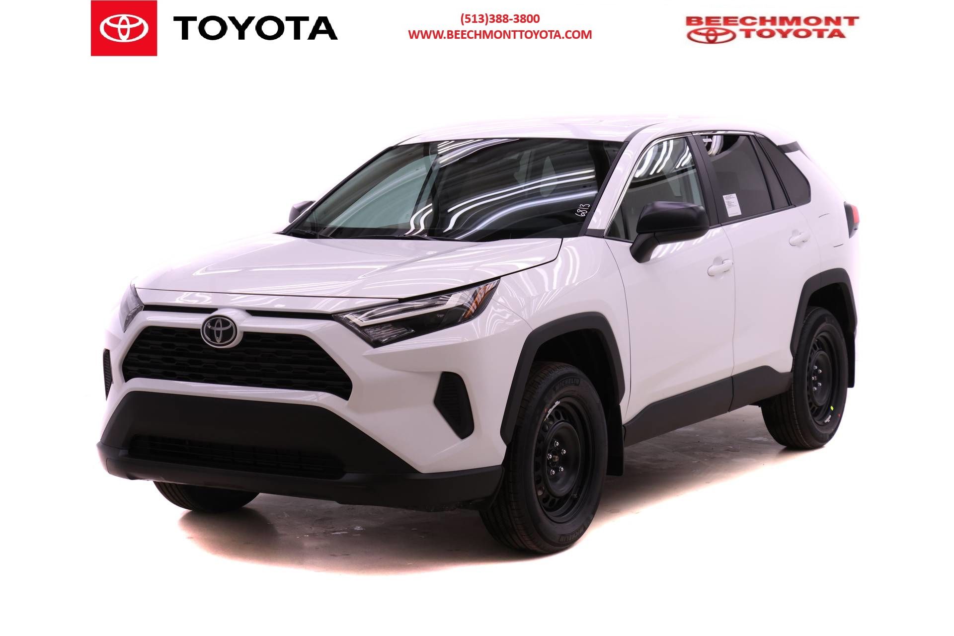 2025 Toyota RAV4 LE's photo