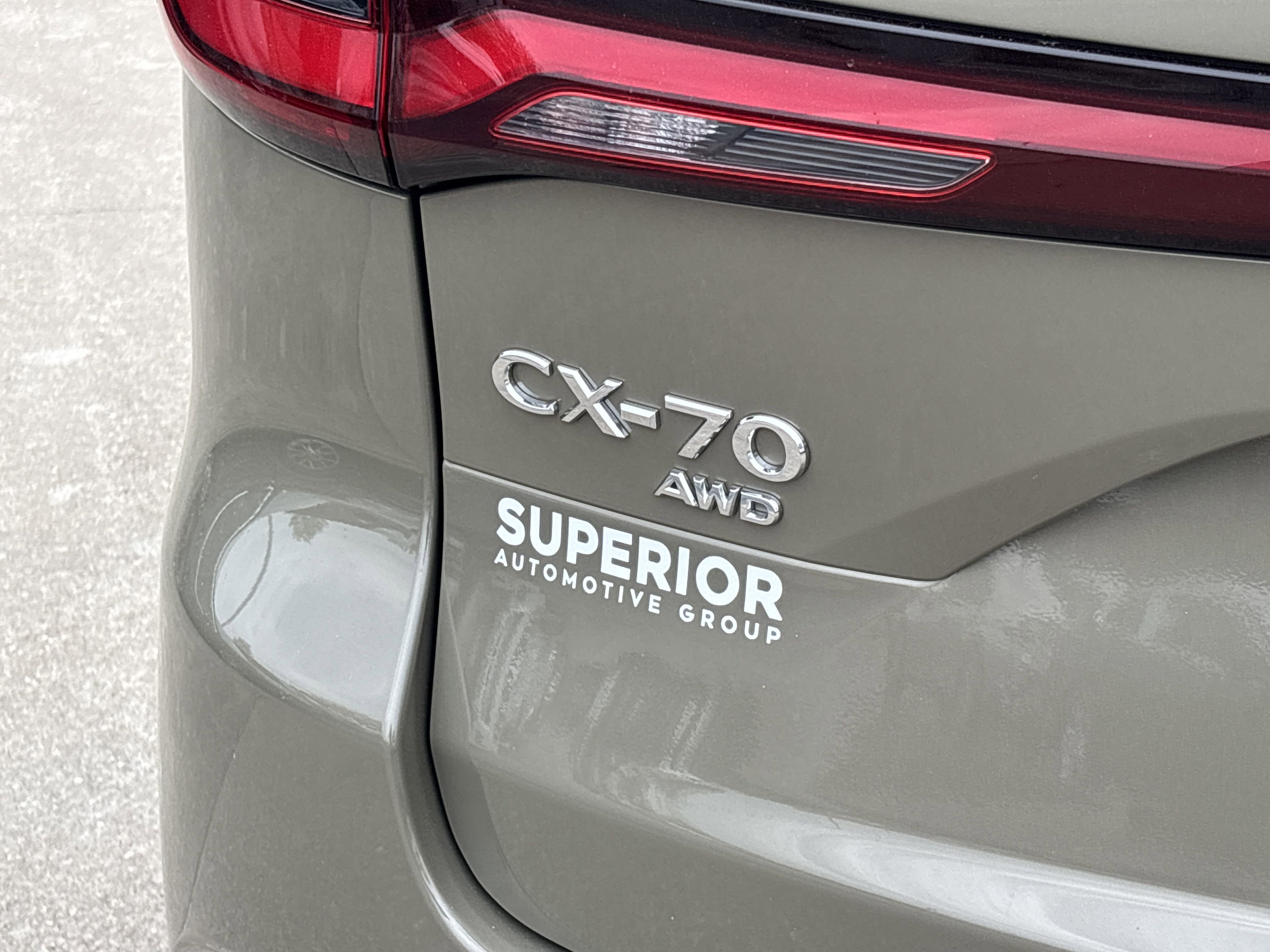 2025 Mazda CX-70 Plug-in Hybrid Premium Plus photo 2