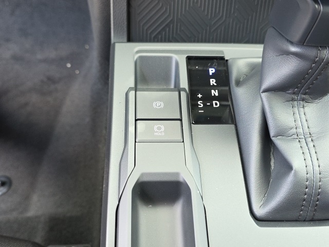 2025 Toyota Tacoma SR XtraCab photo 21