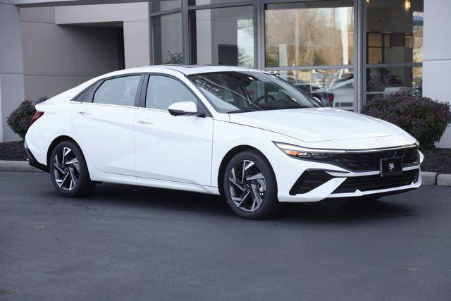 2025 Hyundai Elantra Limited's photo