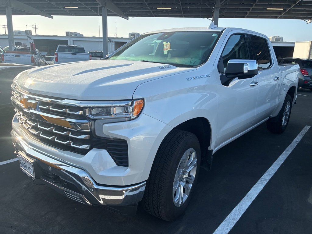 2025 Chevrolet Silverado 1500 LTZ photo 3
