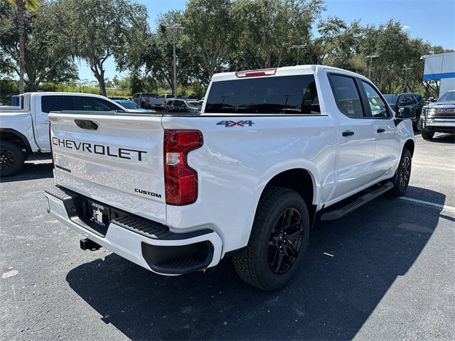 2026 Chevrolet Silverado Custom photo 4