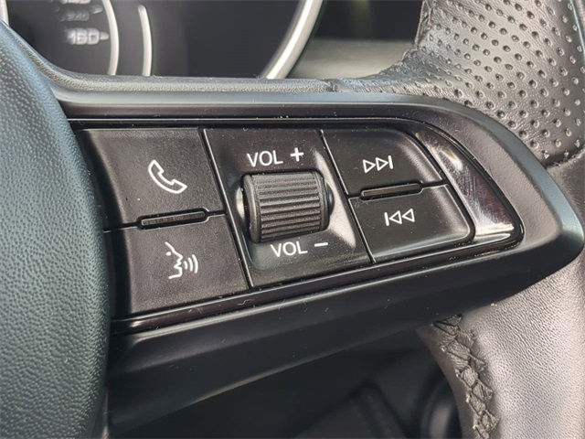 2022 Alfa Romeo Stelvio Ti photo 15