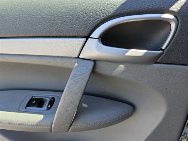 2010 Porsche Cayenne Base photo 15