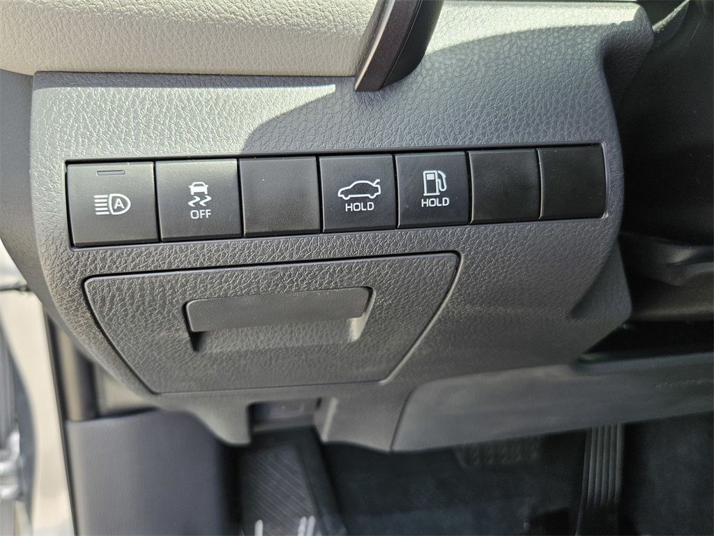 2022 Toyota Camry XLE photo 15