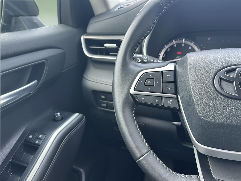 2022 Toyota Highlander XLE photo 11
