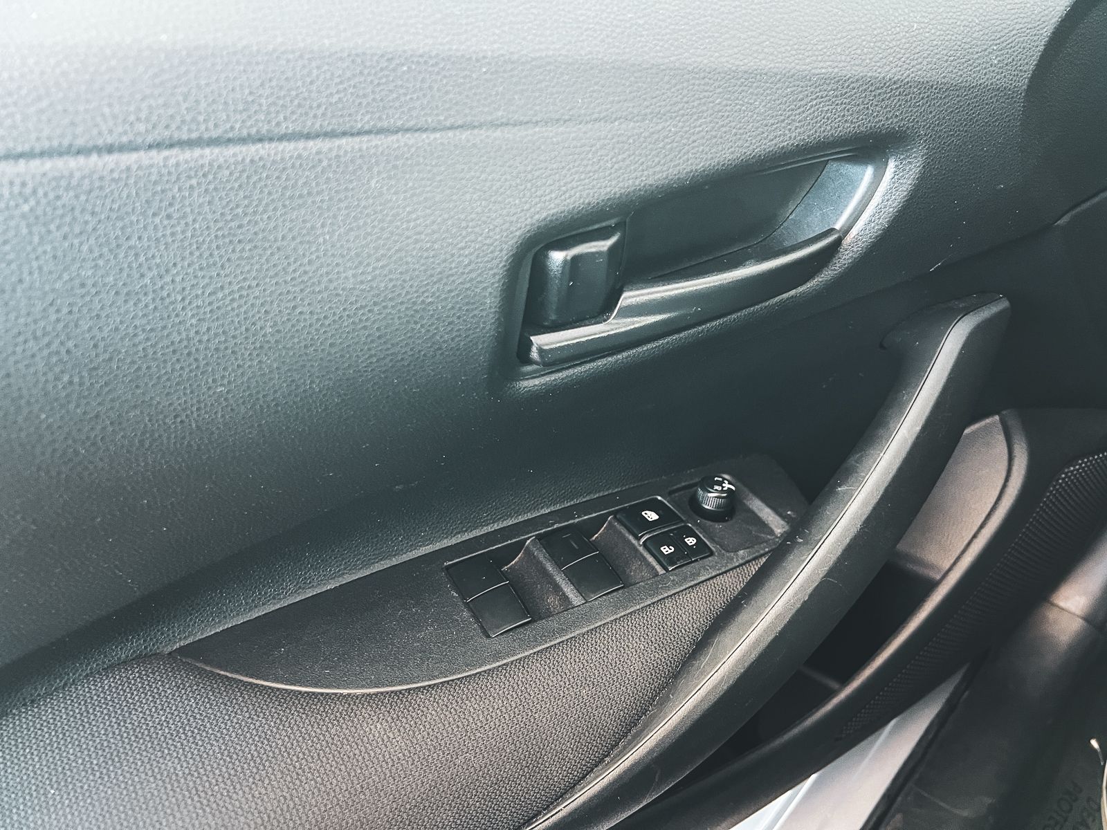 2024 Toyota Corolla LE photo 13