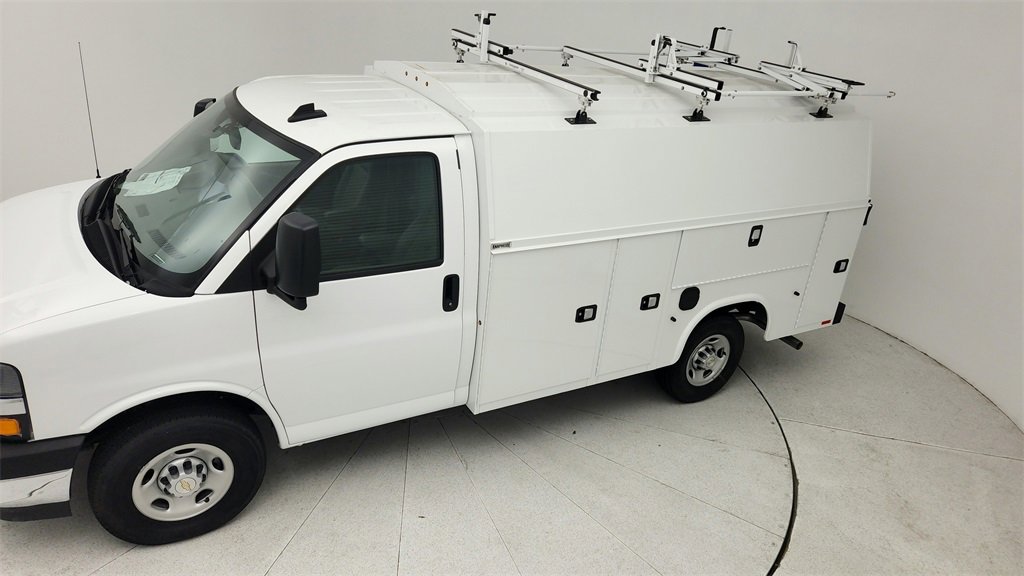 2025 Chevrolet Express Cutaway 3500 photo 4